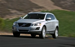 2010-volvo-XC60-front-three-quarters-view-driver